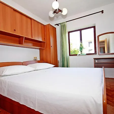 Martic - Four Bedroom With Terrace And Sea View アパート *