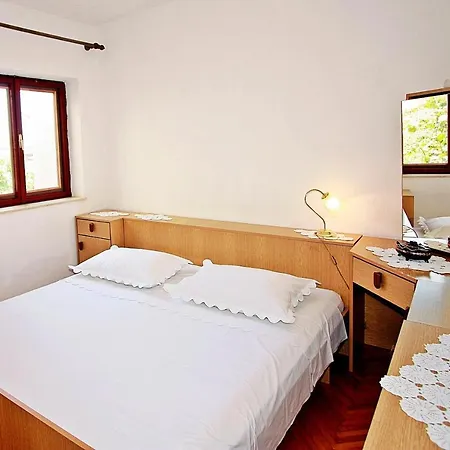 Martic - Four Bedroom With Terrace And Sea View アパート