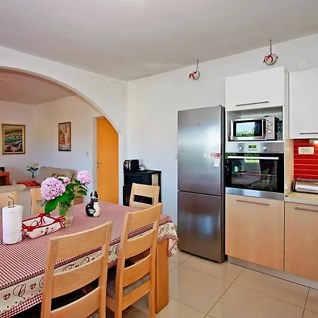 Martic - Four Bedroom With Terrace And Sea View スペタル