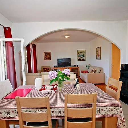Martic - Four Bedroom With Terrace And Sea View スペタル
