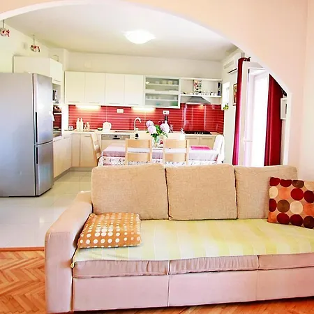 Martic - Four Bedroom With Terrace And Sea View * スペタル