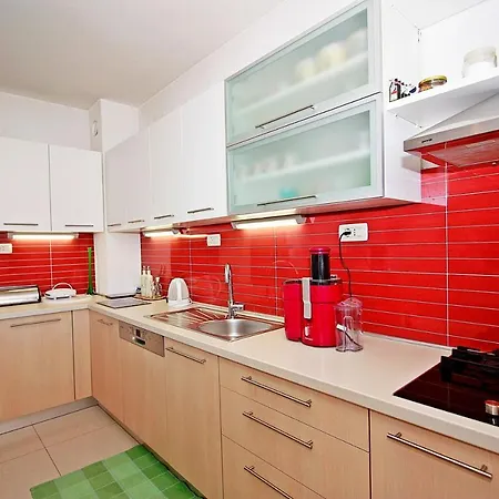 Martic - Four Bedroom With Terrace And Sea View スペタル