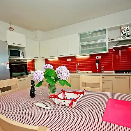 Martic - Four Bedroom With Terrace And Sea View *